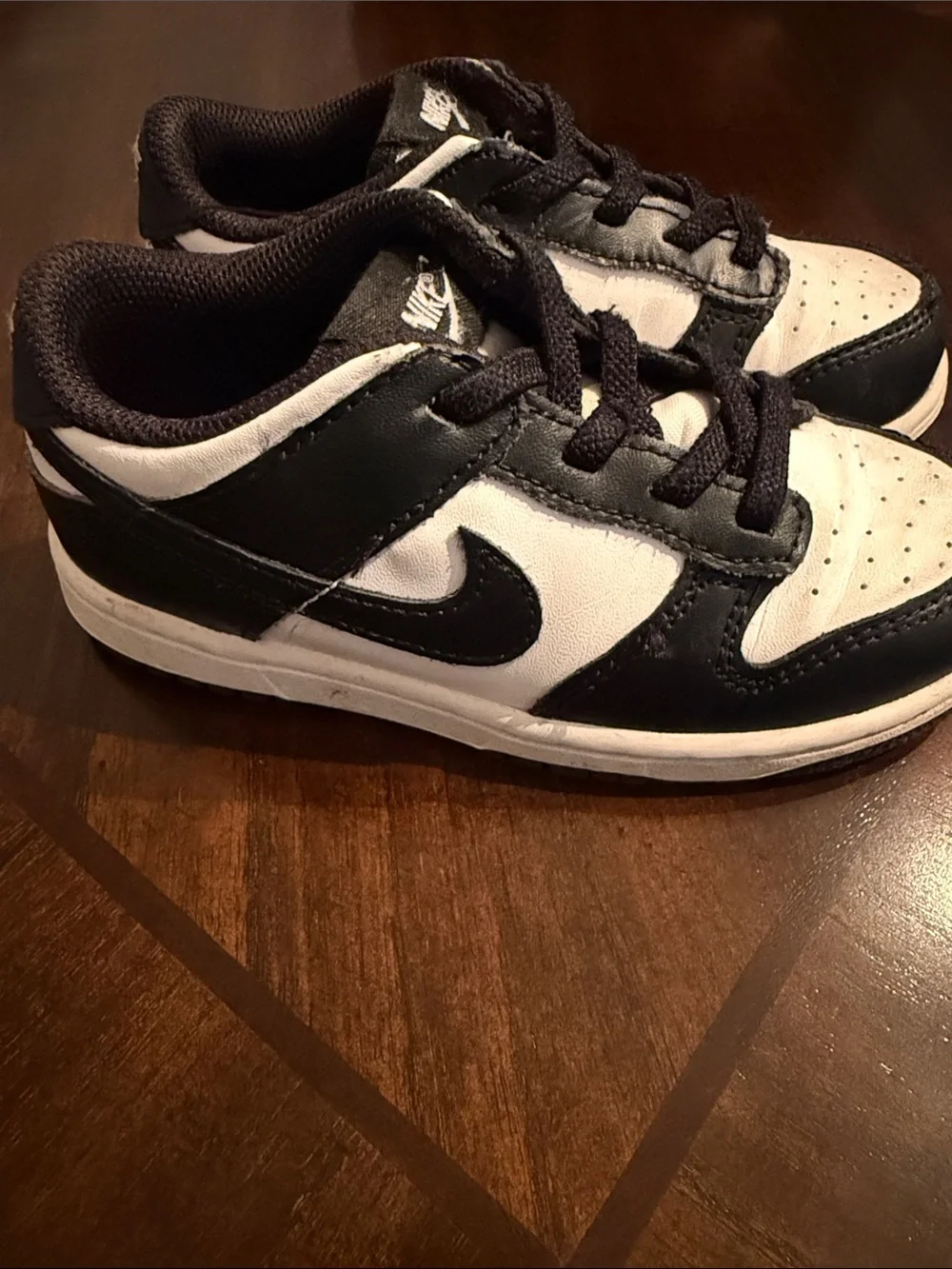 Nike Kids White and Black Low-Top Sneakers